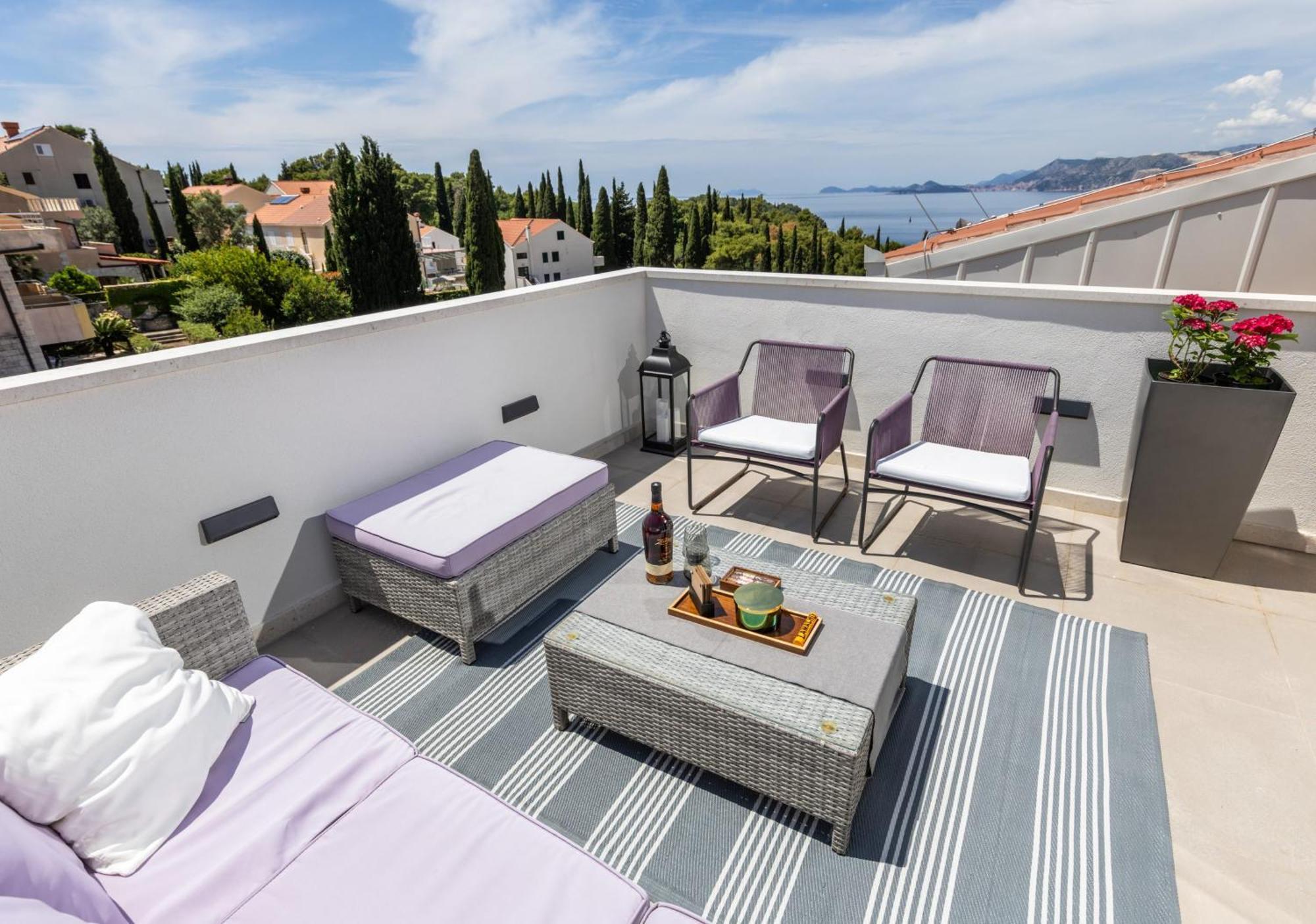 Apartment Luxury Penthouse With Sea View *